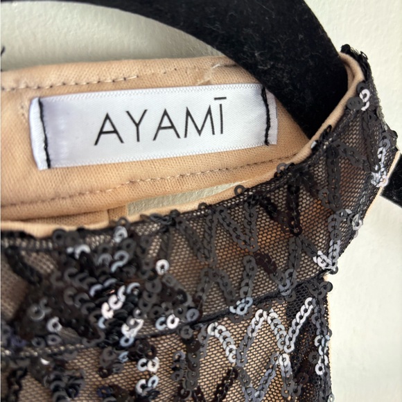 Elegant Black Sequin Midi Dress - Picture 2 of 7